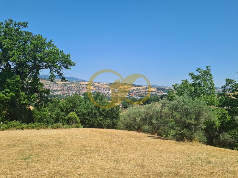 TERRENO EDIFICABILE CON VISTA PANORAMICA - Rif. TE015