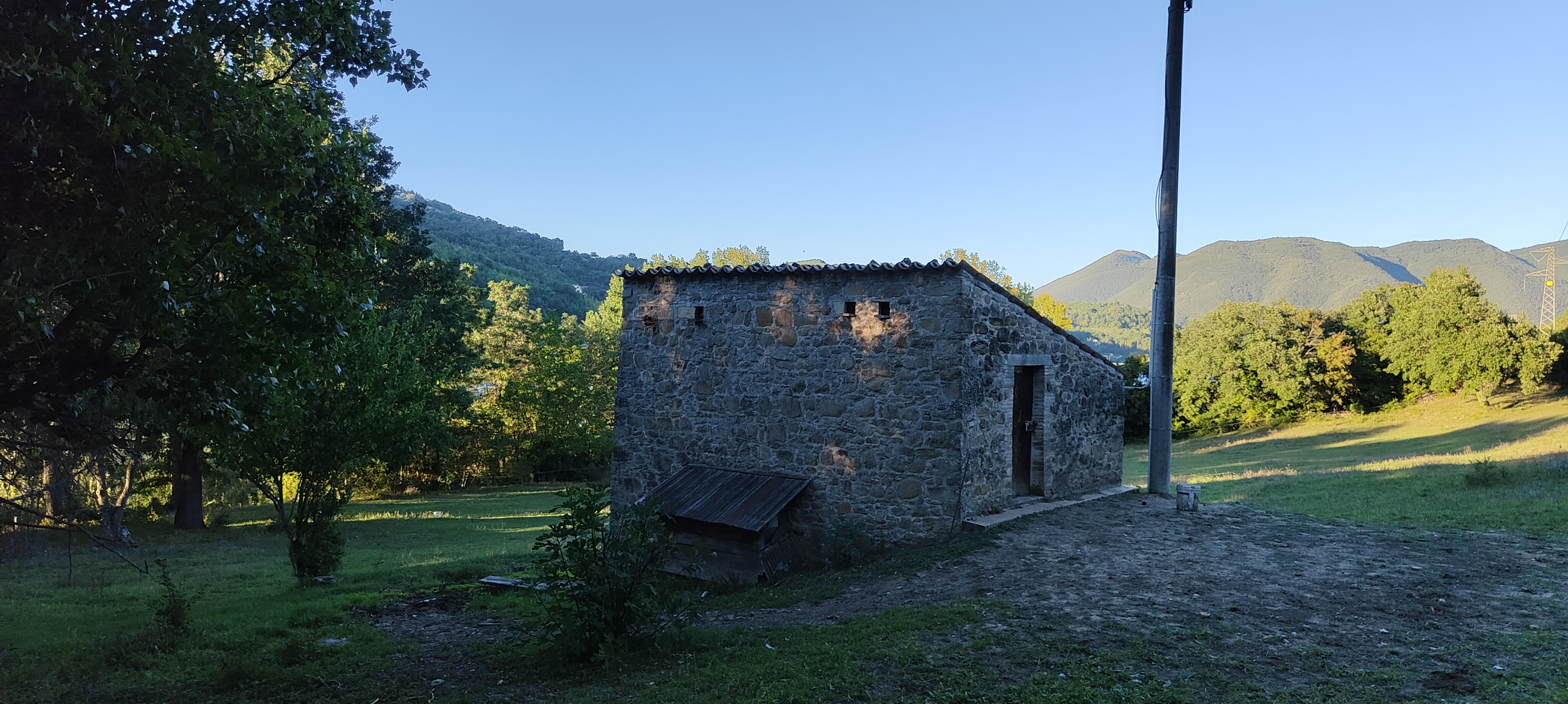 VILLETTA SUL LAGO DI POLVERINA
